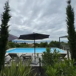 빌라 New Unique Stone With Seaview, Pool And Garden