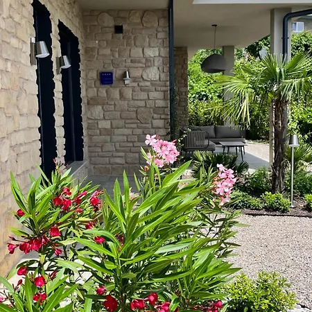 New Unique Stone With Seaview, Pool And Garden