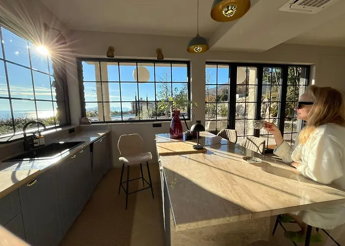 New Unique Stone With Seaview, Pool And Garden